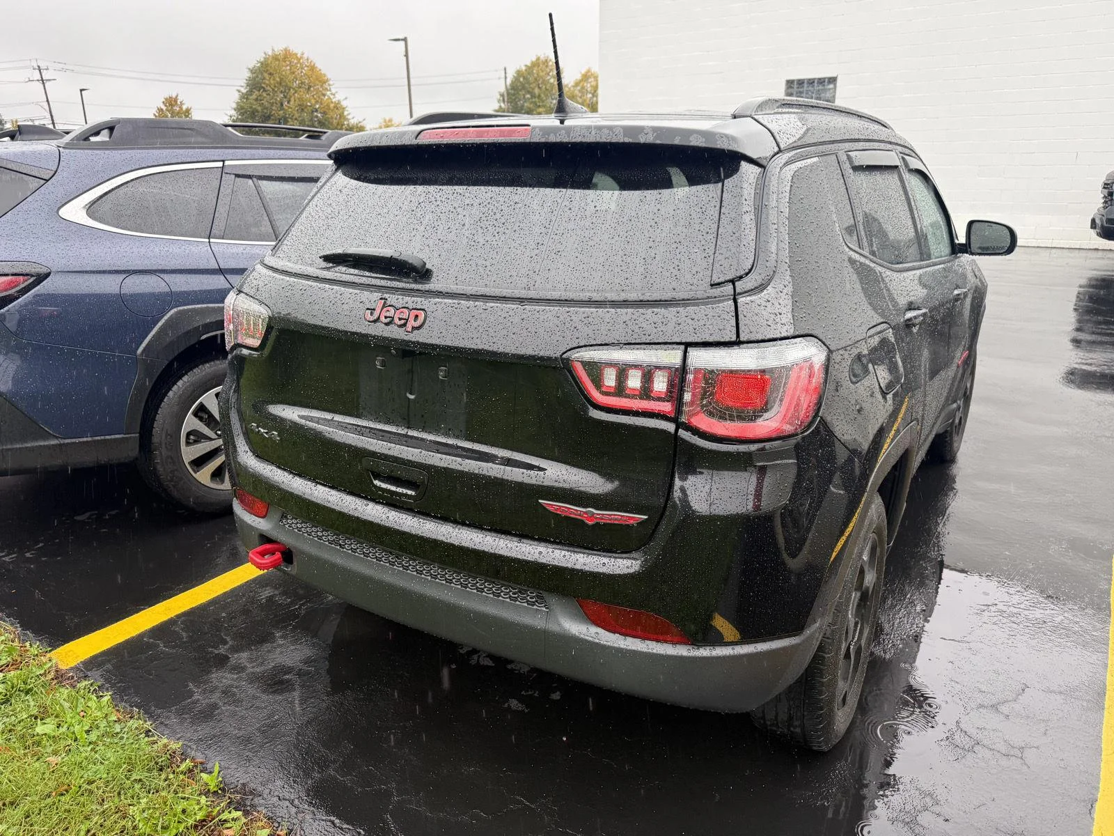 Used 2023 Diamond Black Crystal Pearlcoat Jeep Trailhawk image 8