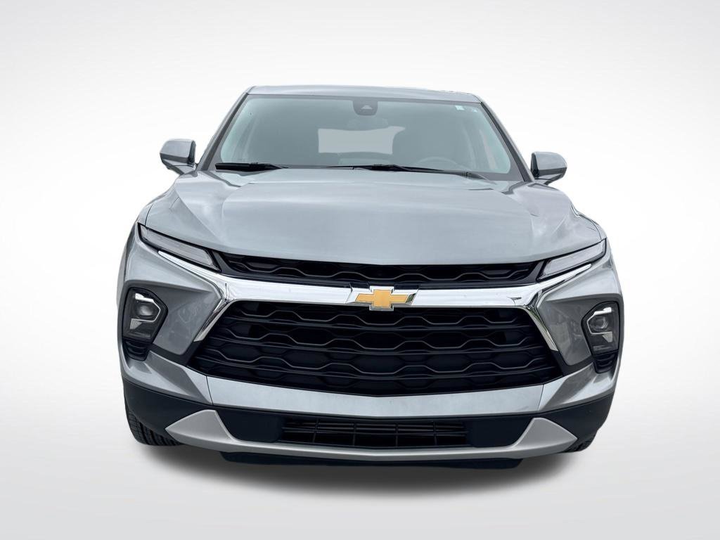 Used 2025 Gray Chevrolet LT image 9