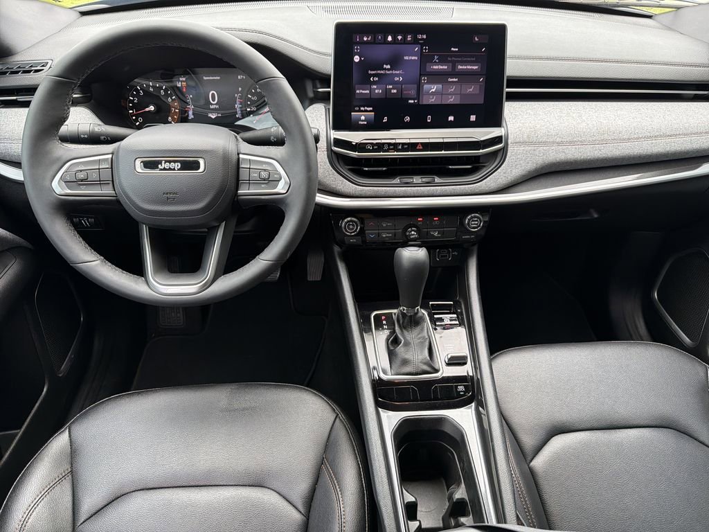 Used 2024 Black Jeep Latitude Lux FWD image 13