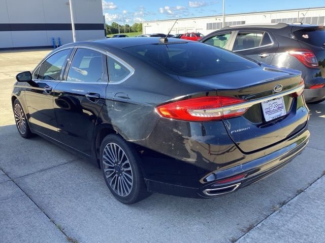 Used 2017 Shadow Black Ford SE image 12