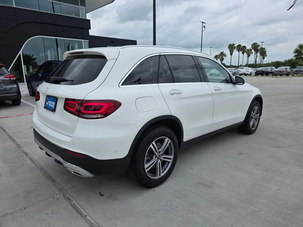 Used 2022 White Mercedes-Benz GLC 300 image 7