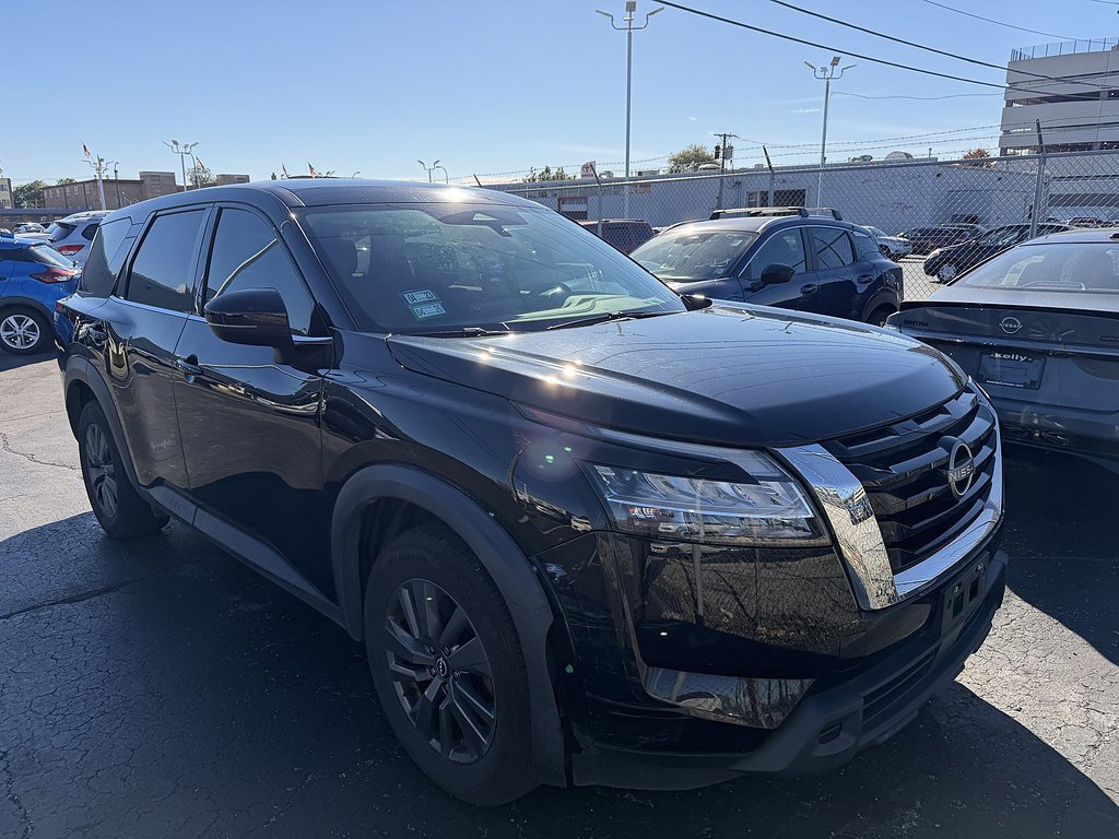 Used 2022 Super Black Nissan S image 7