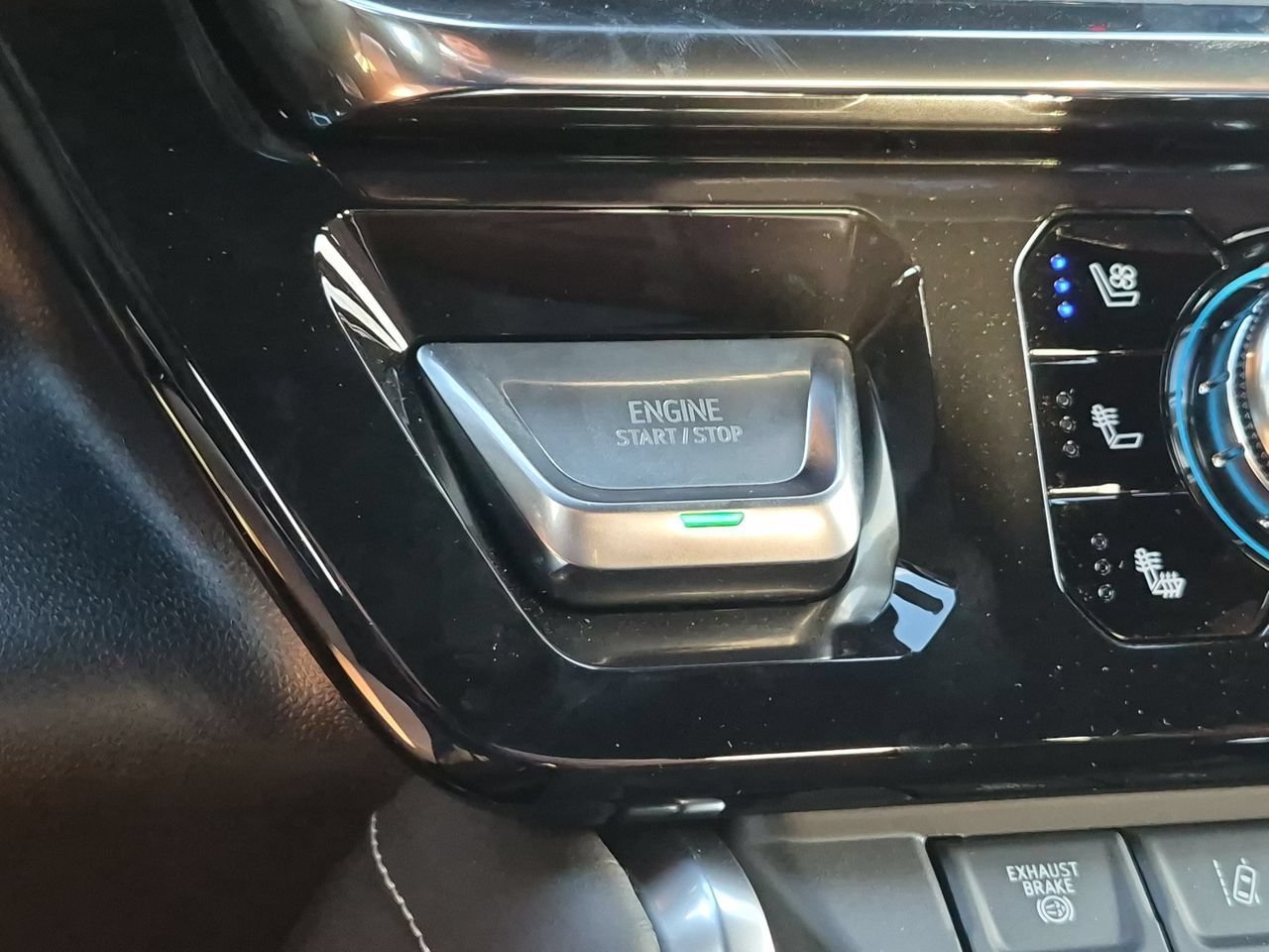 2026 GMC Sierra 2500HD Denali Ultimate - Photo 16