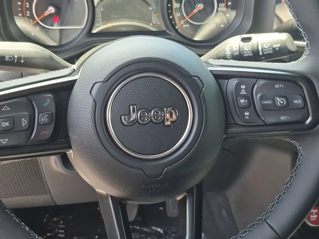 New 2026 Granite Crystal Metallic Clear-Coat Exterior Paint Jeep Rubicon X image 18