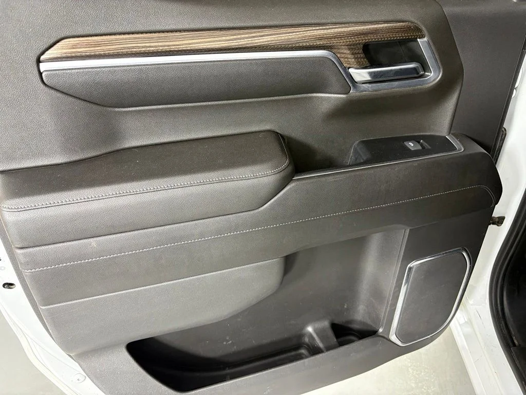 Used 2022 White Chevrolet LT image 36