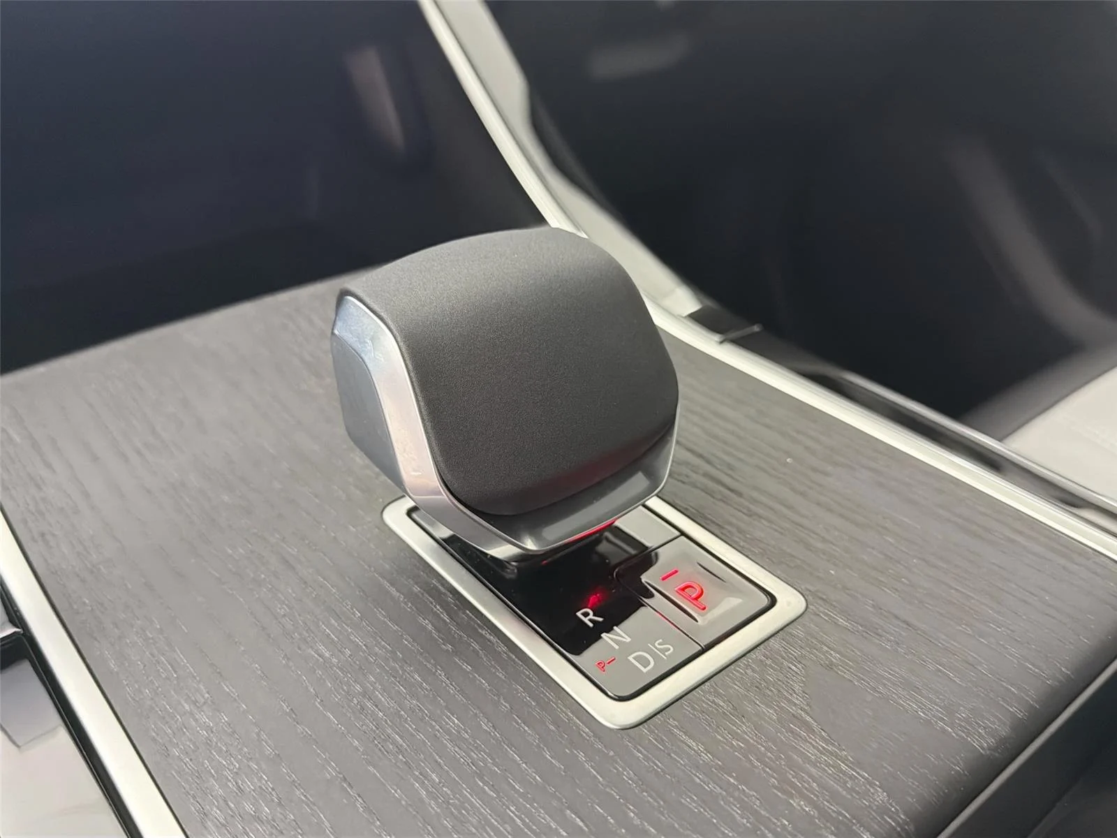 New 2026 Varesine Blue LAND ROVER S image 16