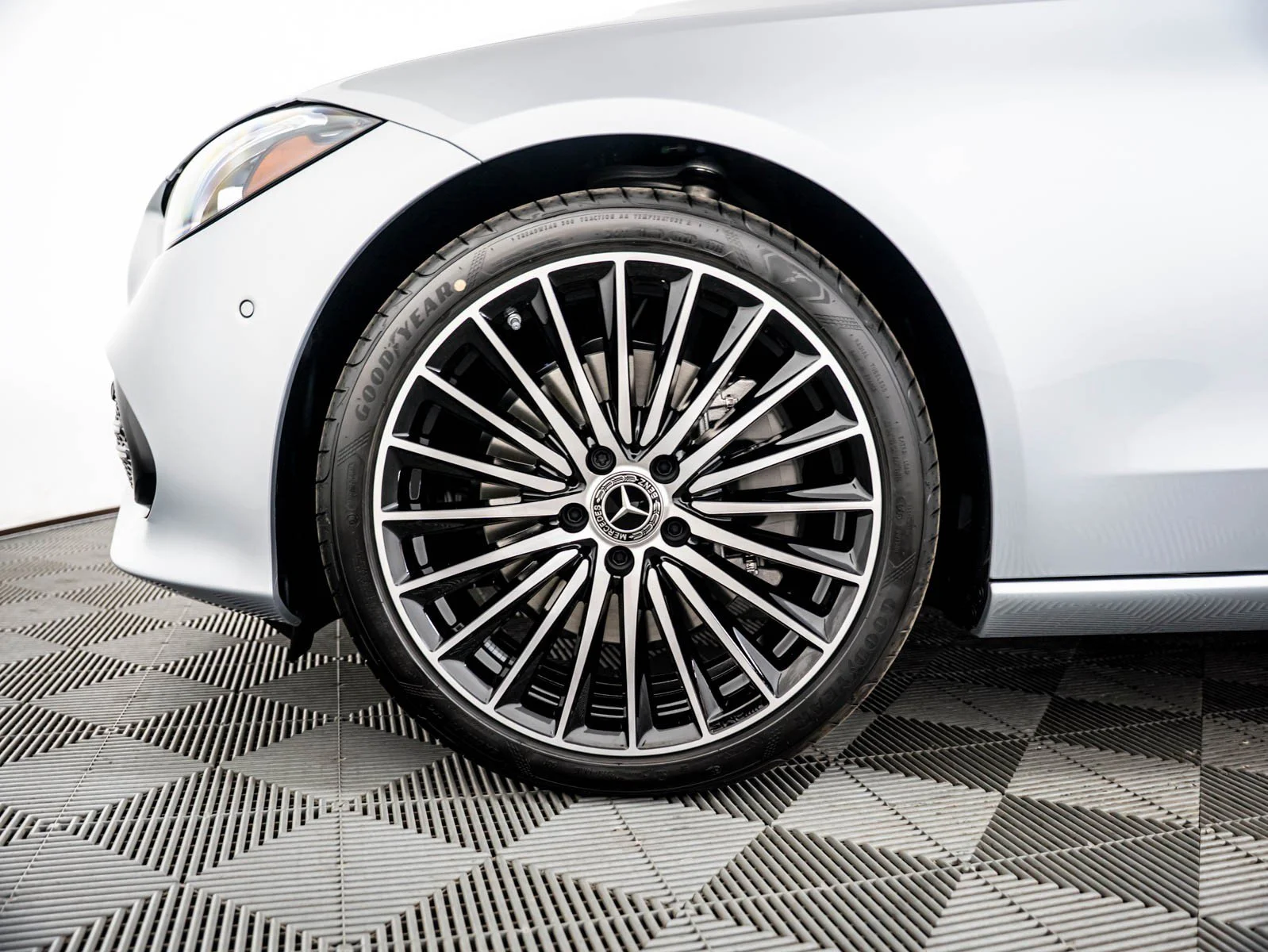 New 2026 Cirrus Silver M Mercedes-Benz C 300 image 6