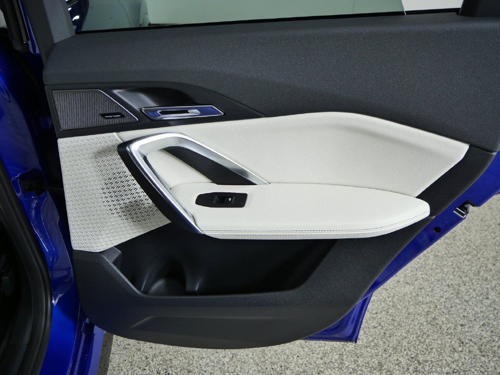 New 2027 Portimao Blue Metallic BMW xDrive28i image 24