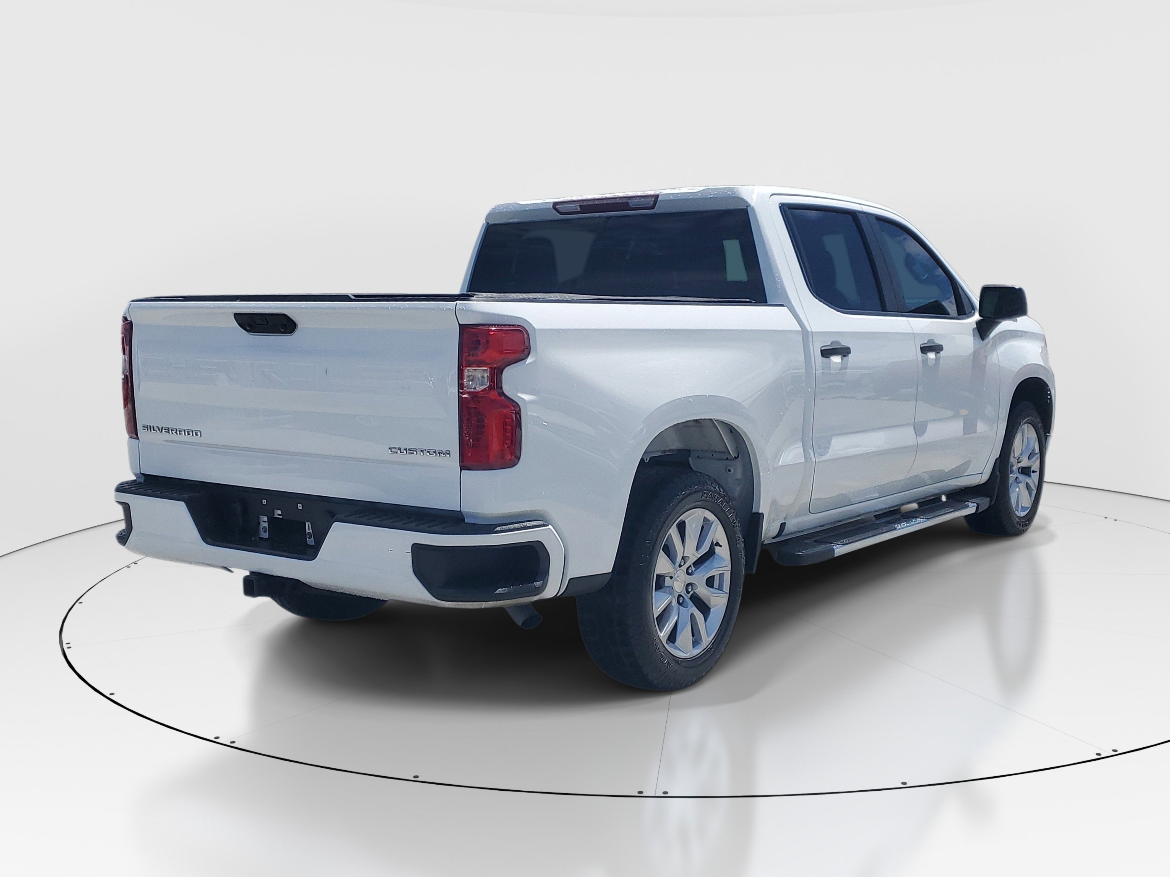Used 2022 Summit White Chevrolet Custom image 7