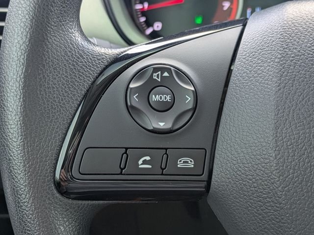 Used 2022 White Mitsubishi ES image 20