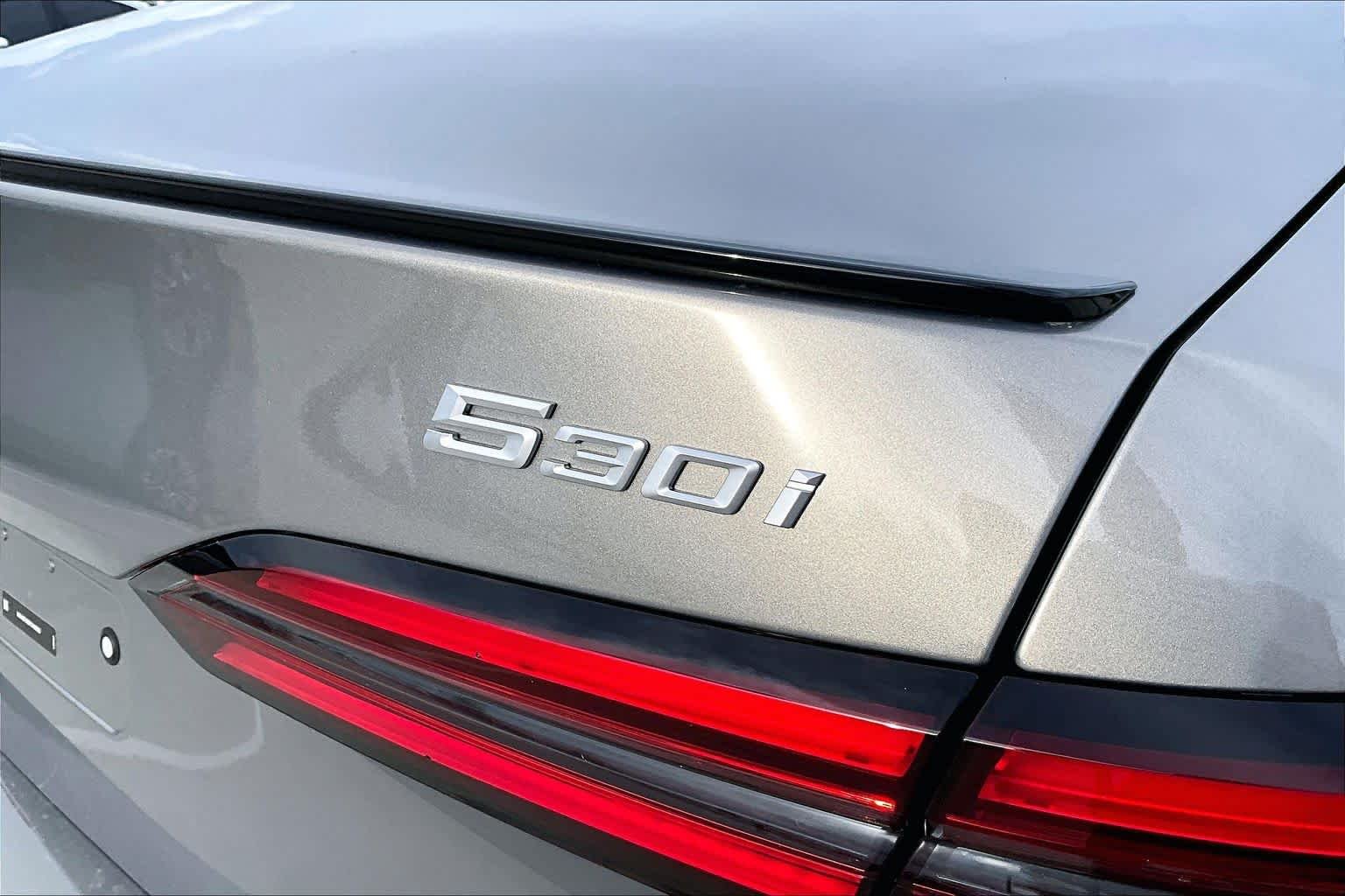 Used 2027 Oxide Grey Metallic BMW 530i image 15