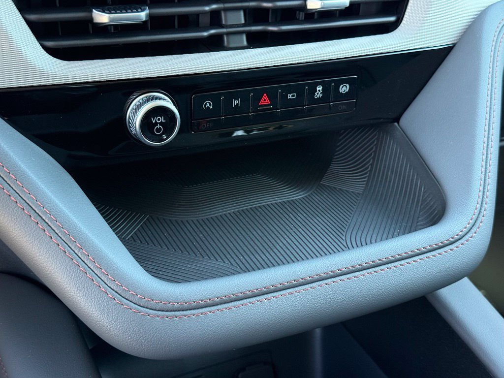 New 2026 Star White Metallic Tri-Coat Ford Active image 11