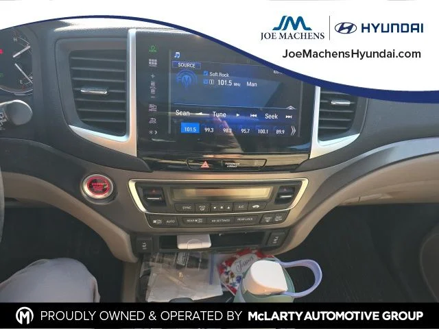 Used 2016 White Honda EX-L image 9