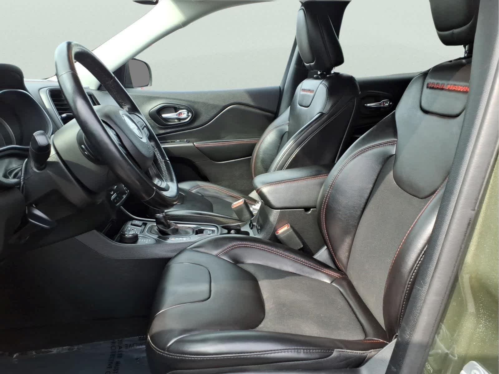 Used 2021 Olive Green Pearlcoat Jeep Trailhawk image 15