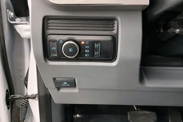 Used 2024 Oxford White Ford XLT image 39