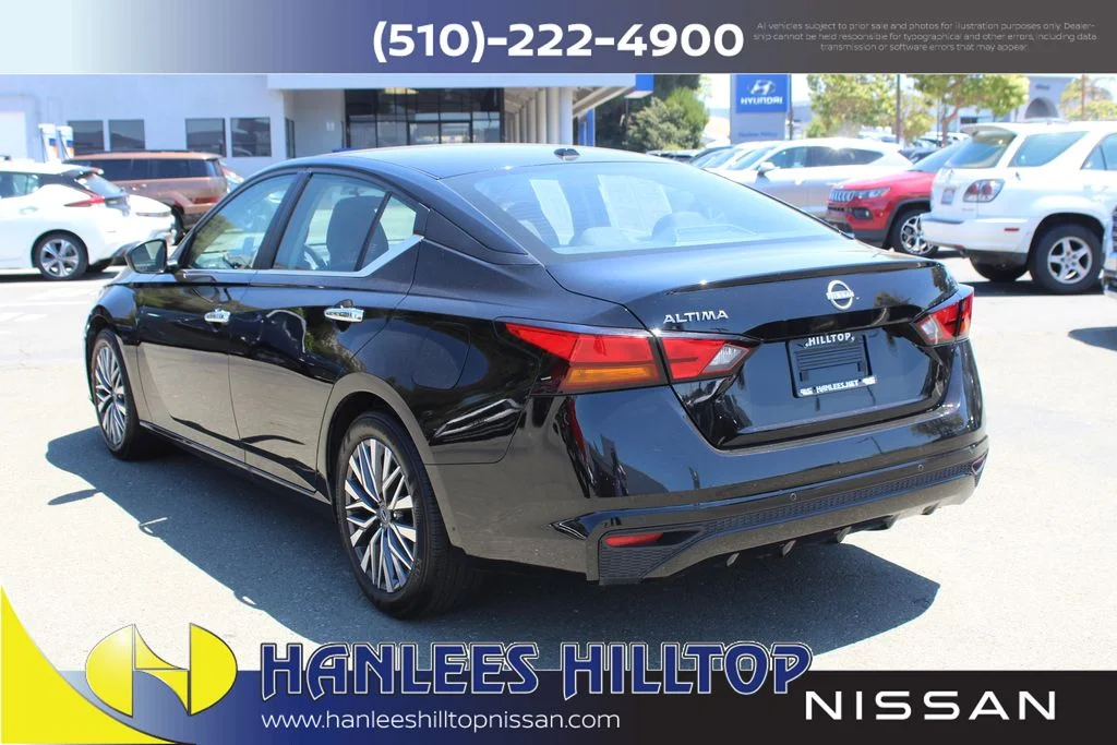 Used 2025 Black Nissan 2.5 SV image 9