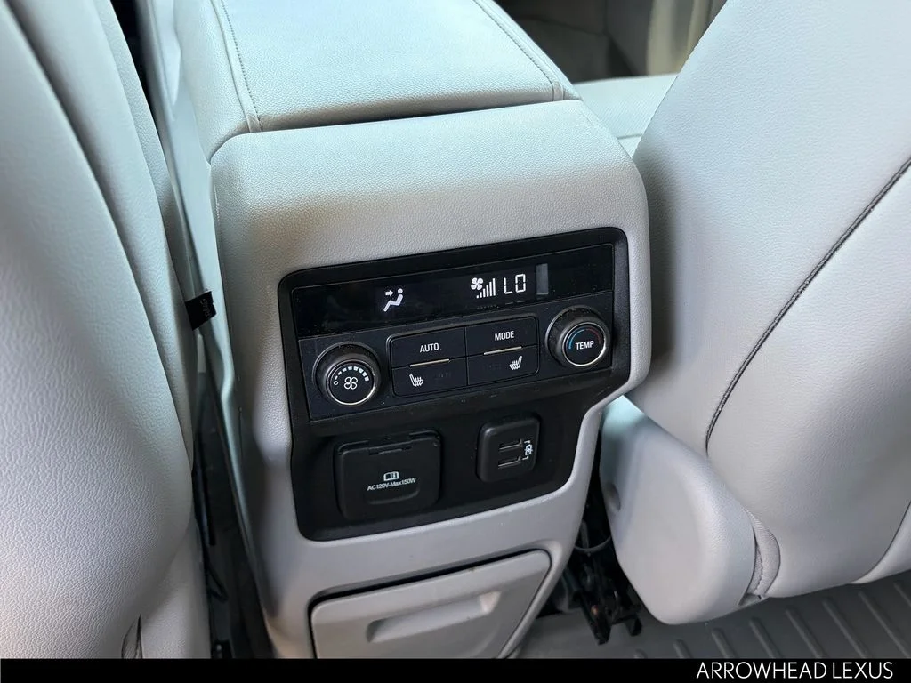 Used 2018 White GMC SLT-2 image 31