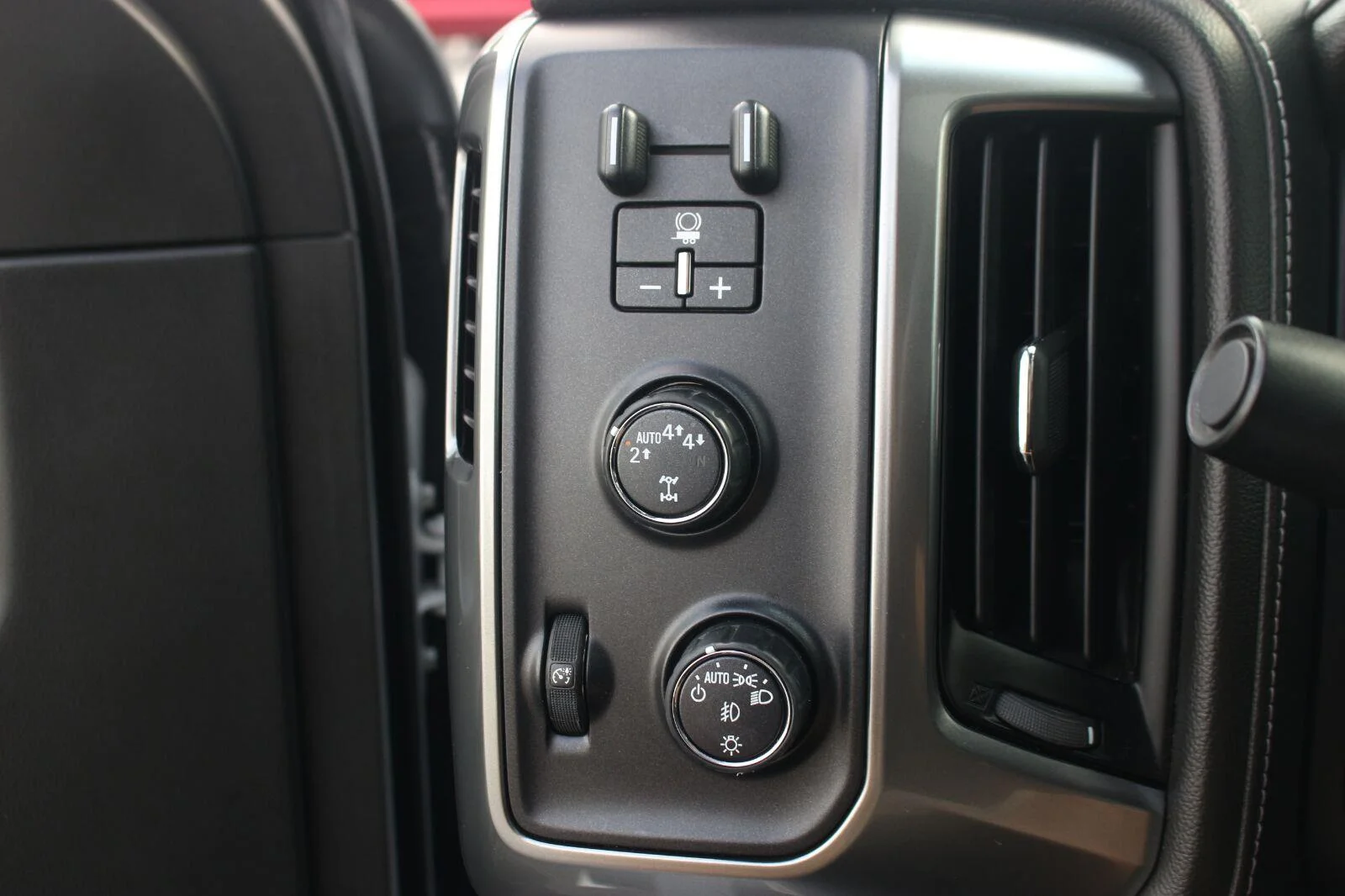 Used 2017 SUMMIT WHITE Chevrolet LTZ image 31