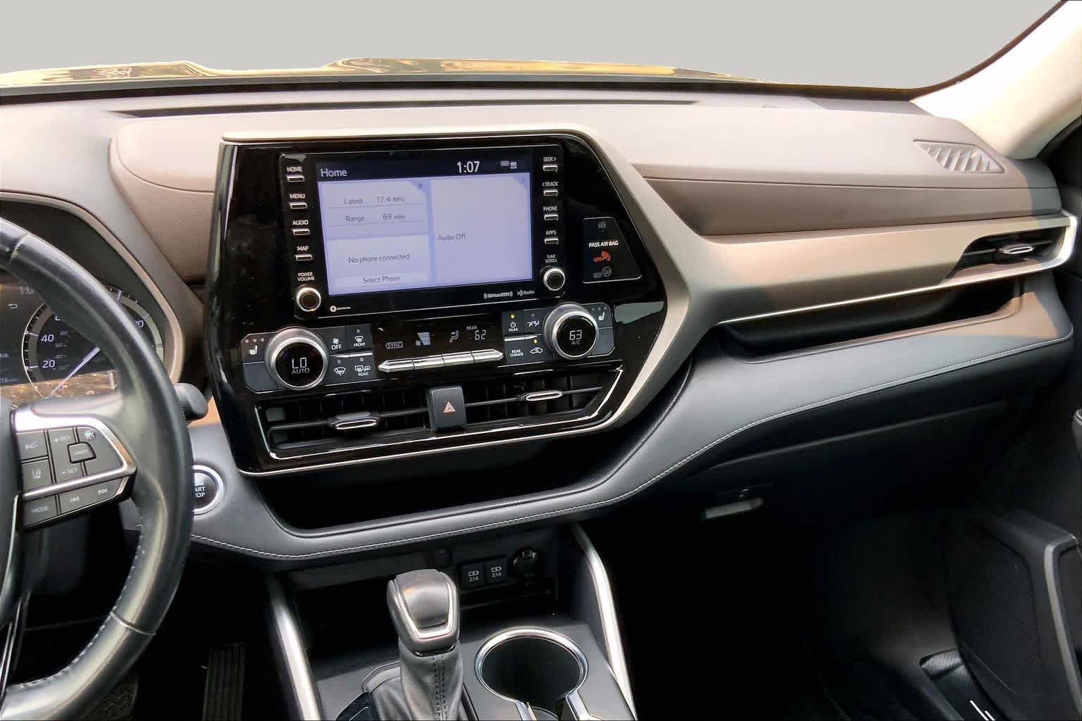 Used 2021 Midnight Black Metallic Toyota XLE image 7