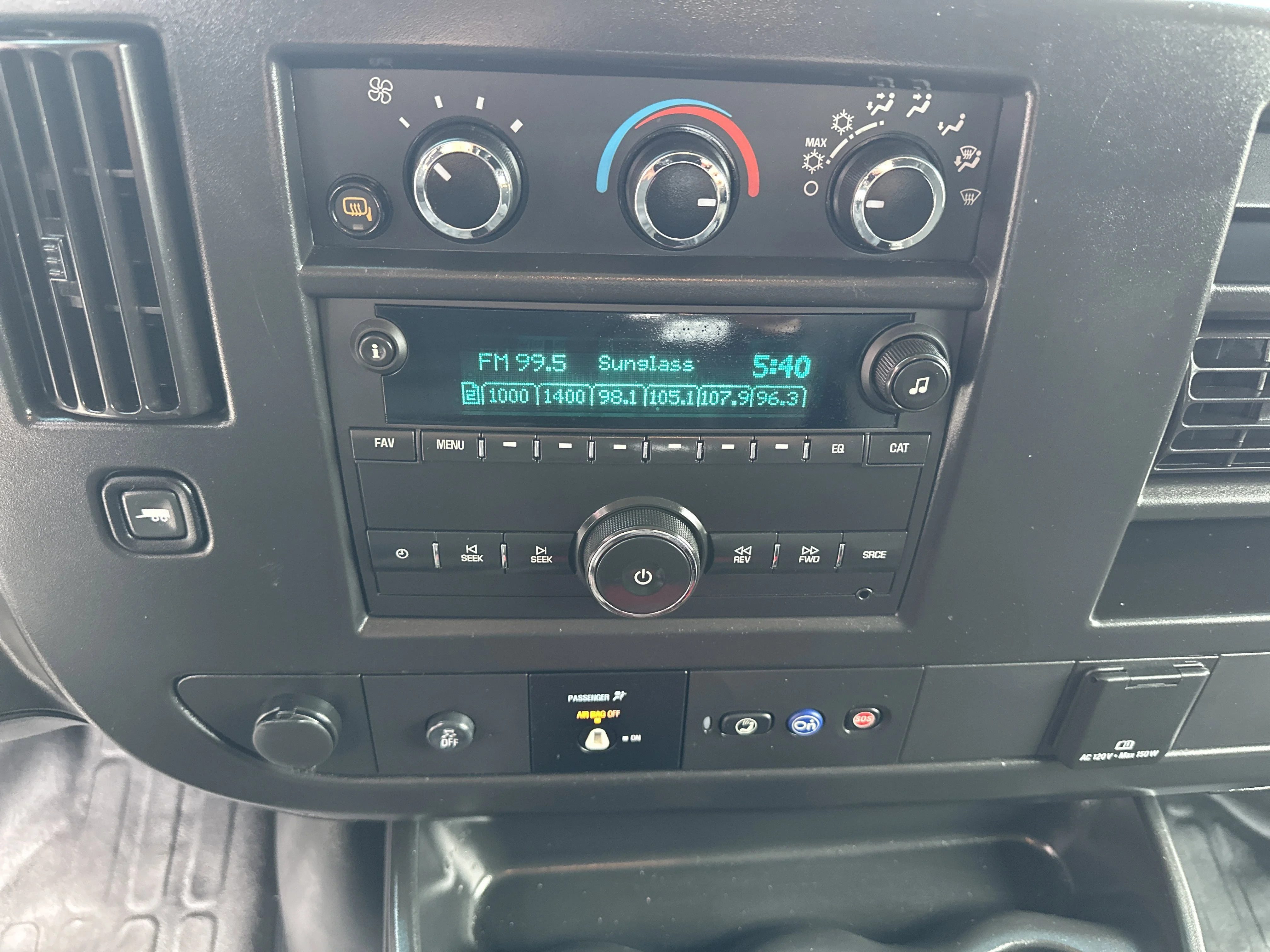 2023 GMC Savana Cargo Work Van - Photo 13