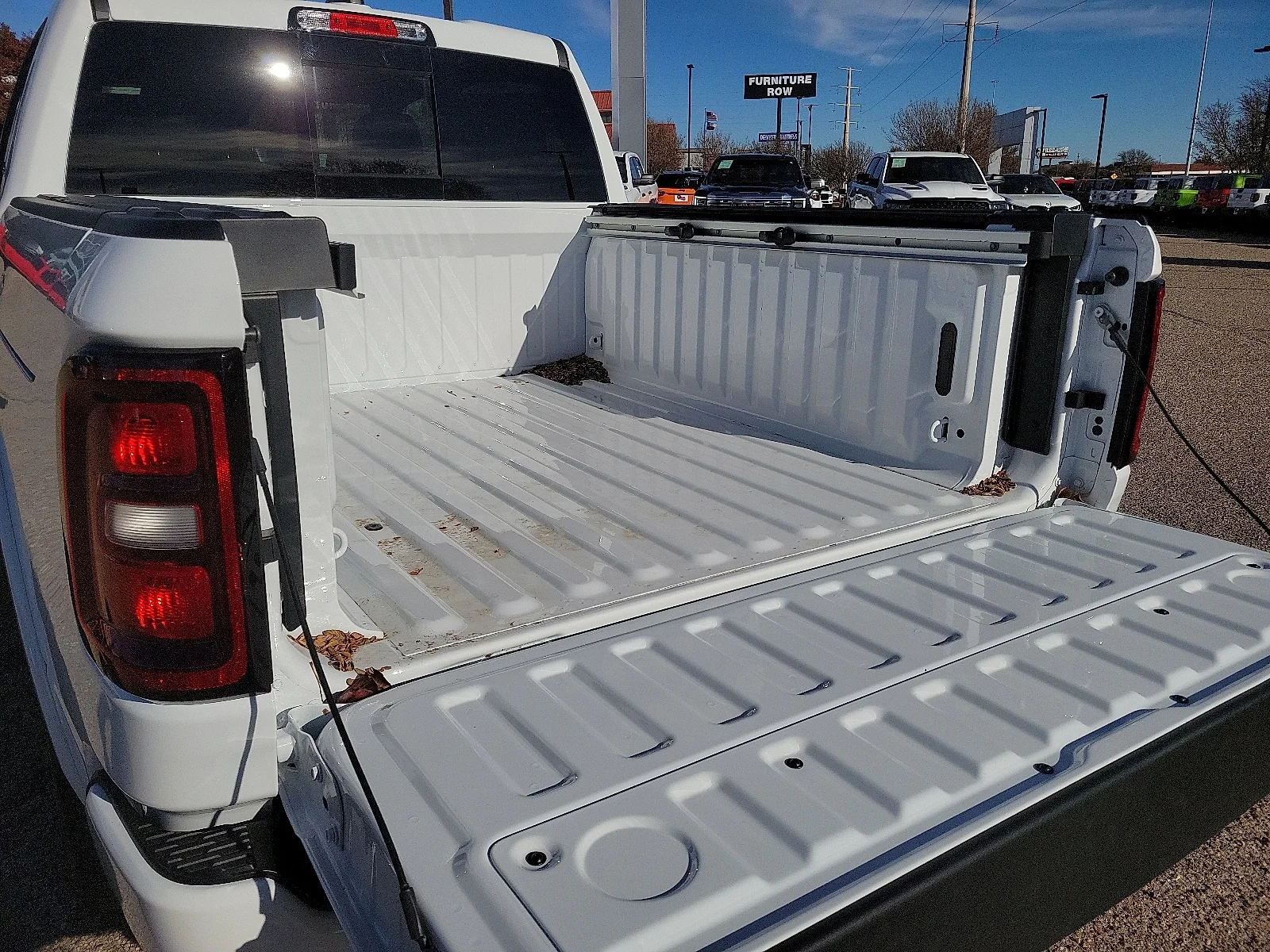 New 2026 PW7 Bright Whit Ram LONE STAR CREW CAB 4X4 5