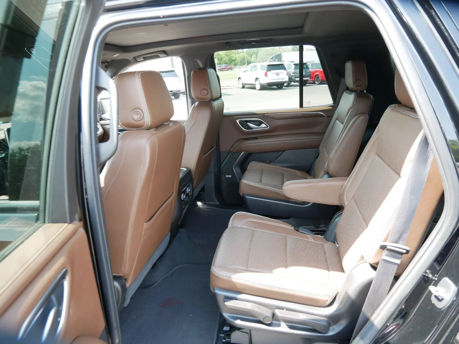 Used 2021 Black Chevrolet High Country image 10