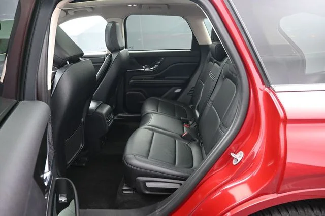 Used 2023 Red Lincoln Grand Touring image 22