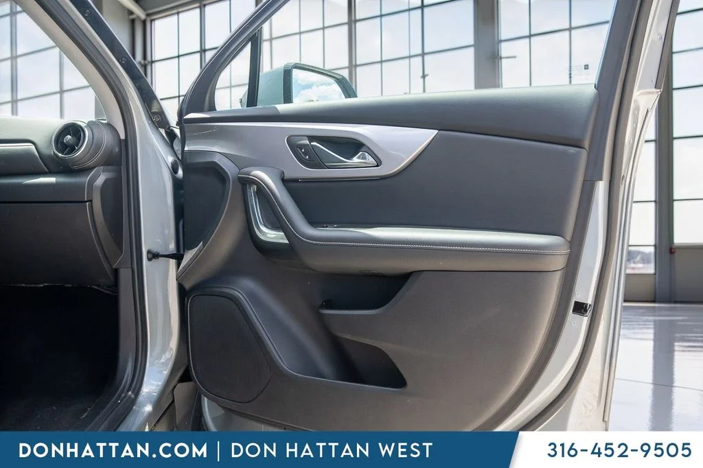 Used 2025 Gray Chevrolet LT image 29
