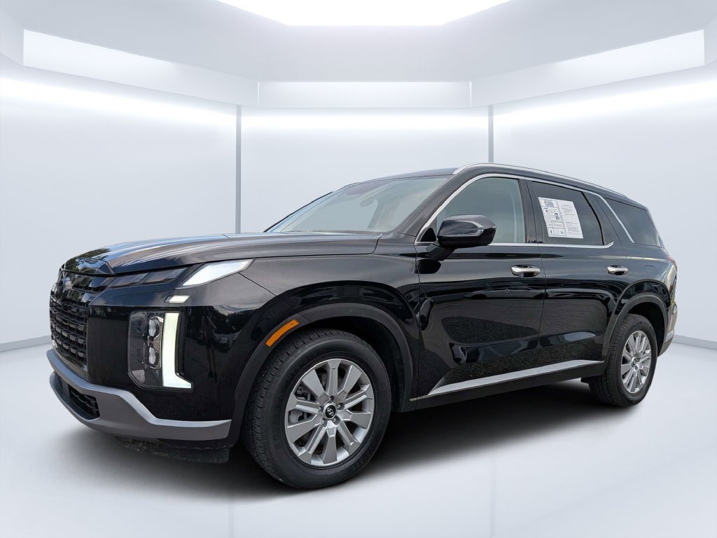 Certified Used 2025 Black Hyundai SEL image 9