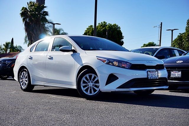 Used 2023 White Kia LX image 1