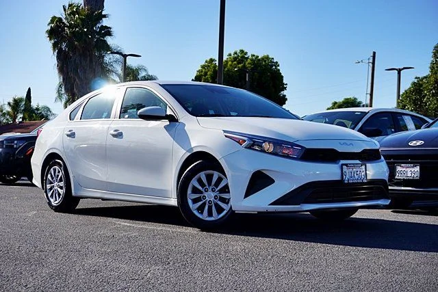 Used 2023 White Kia LX image 1
