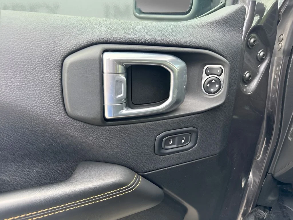 Used 2025 Gray Jeep Sahara image 25