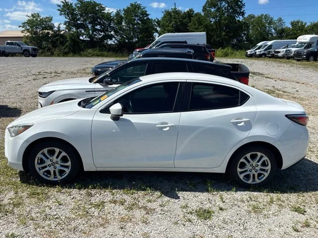 Used 2017 Frost Toyota Base image 4