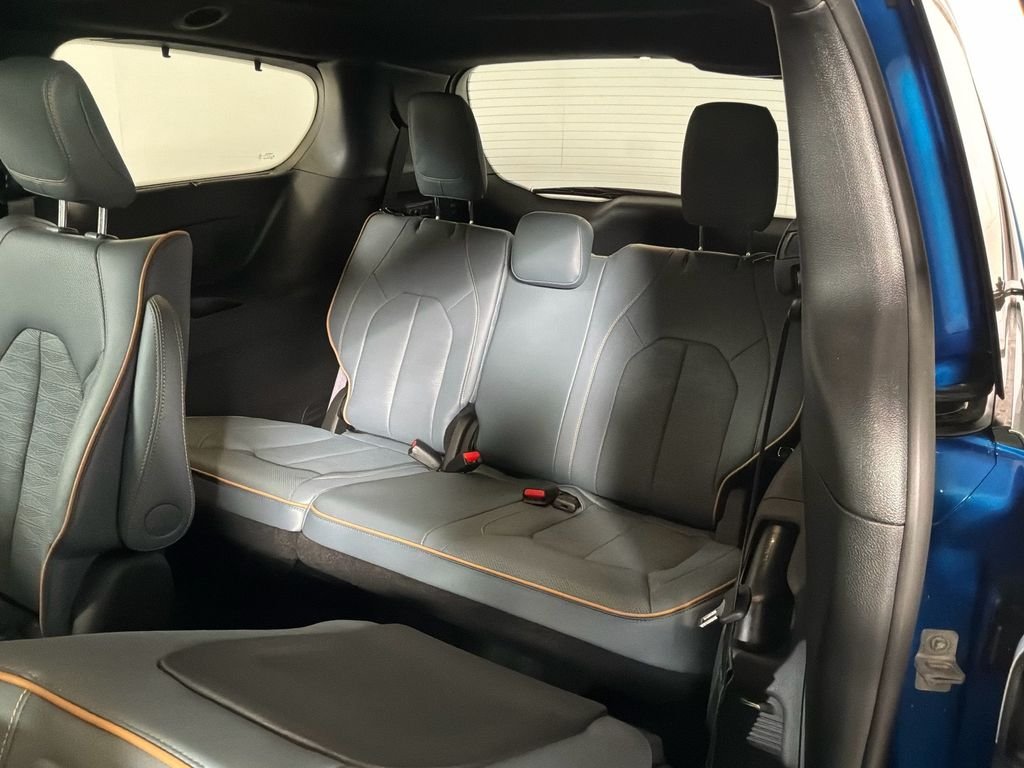 New 2027 Hydro Blue Pearl-Coat Exterior Paint Chrysler Pinnacle image 17