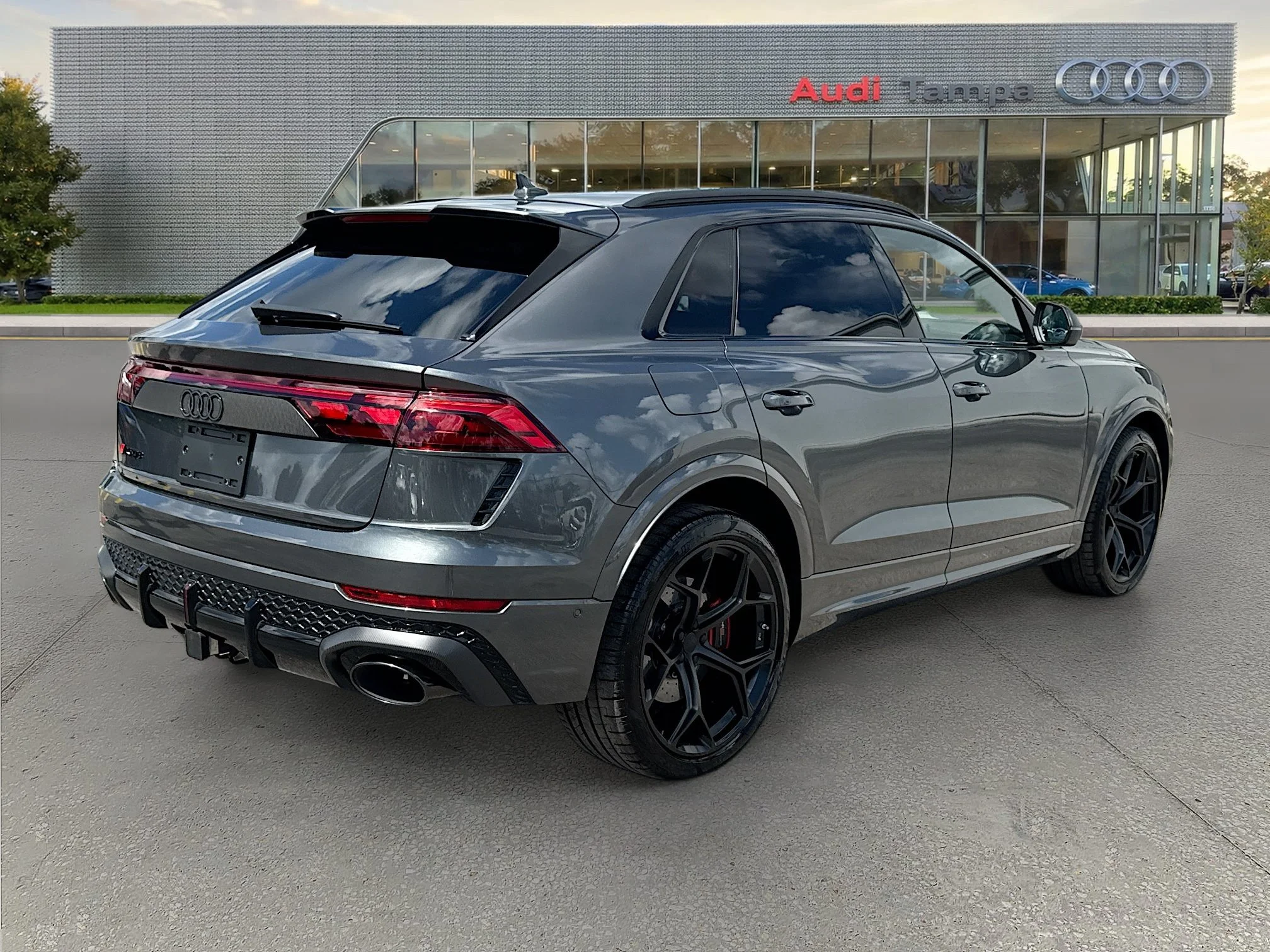 New 2026 Daytona Gray Pearl Effect Audi performance image 3