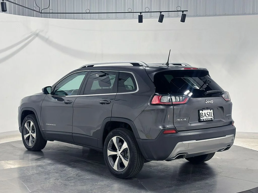 Used 2020 Gray Jeep Limited image 14