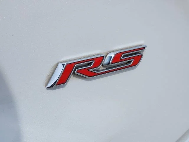 Used 2022 White Chevrolet RS Front-Wheel Drive image 12