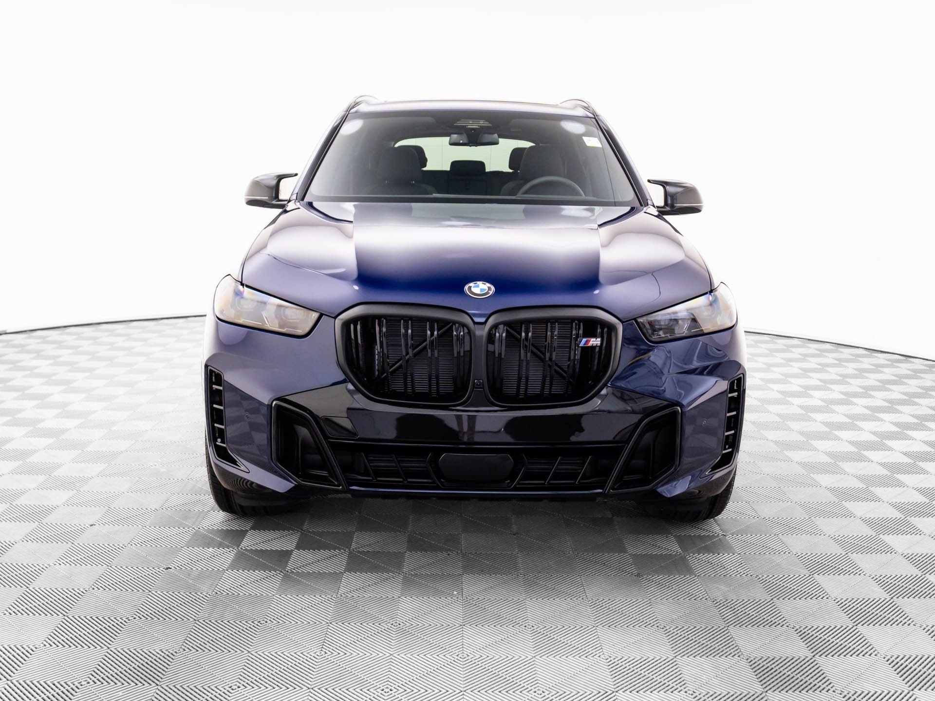New 2026 Tanzanite Blue II Metallic BMW M60i image 9