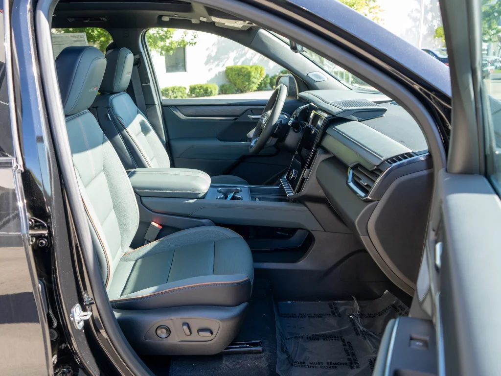 2027 GMC Acadia AT4 - Photo 10