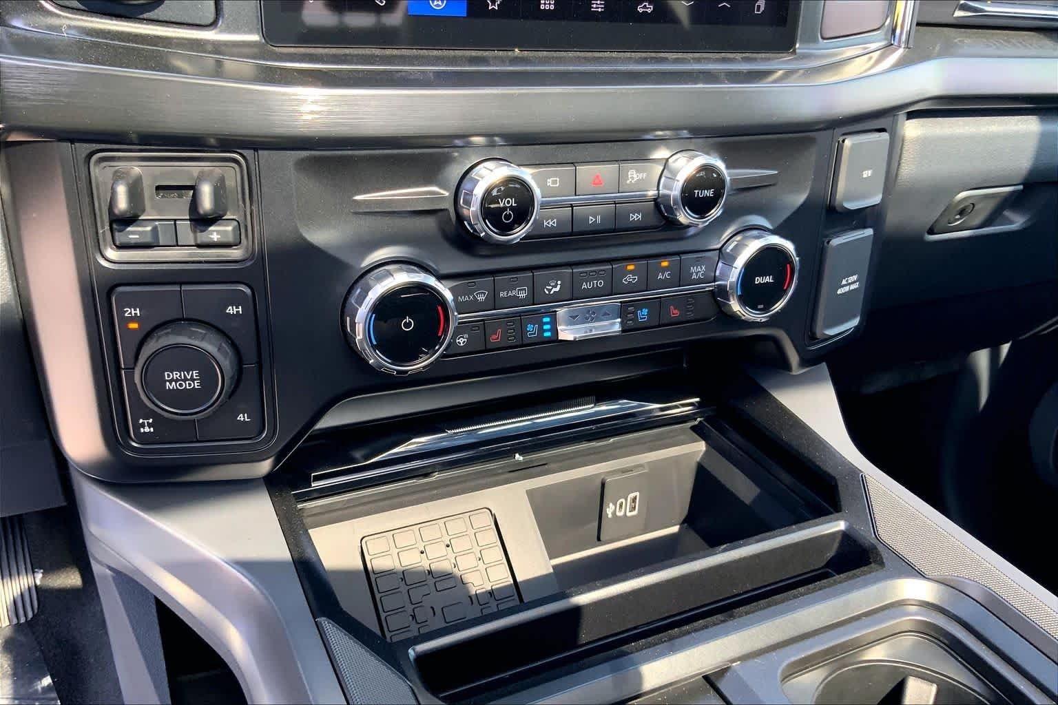 New 2026 Agate Black Metallic Ford F-250® Lariat® image 15