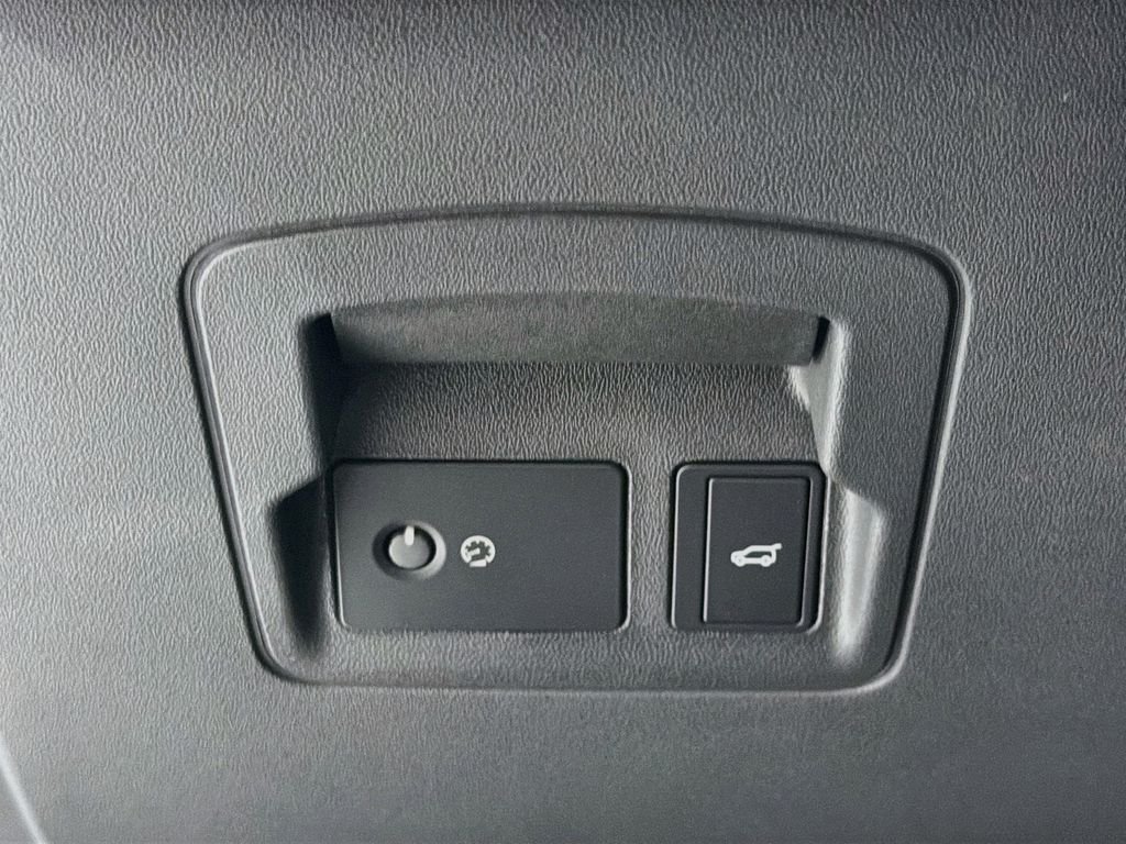 New 2026 Fuji White Land Rover S image 10