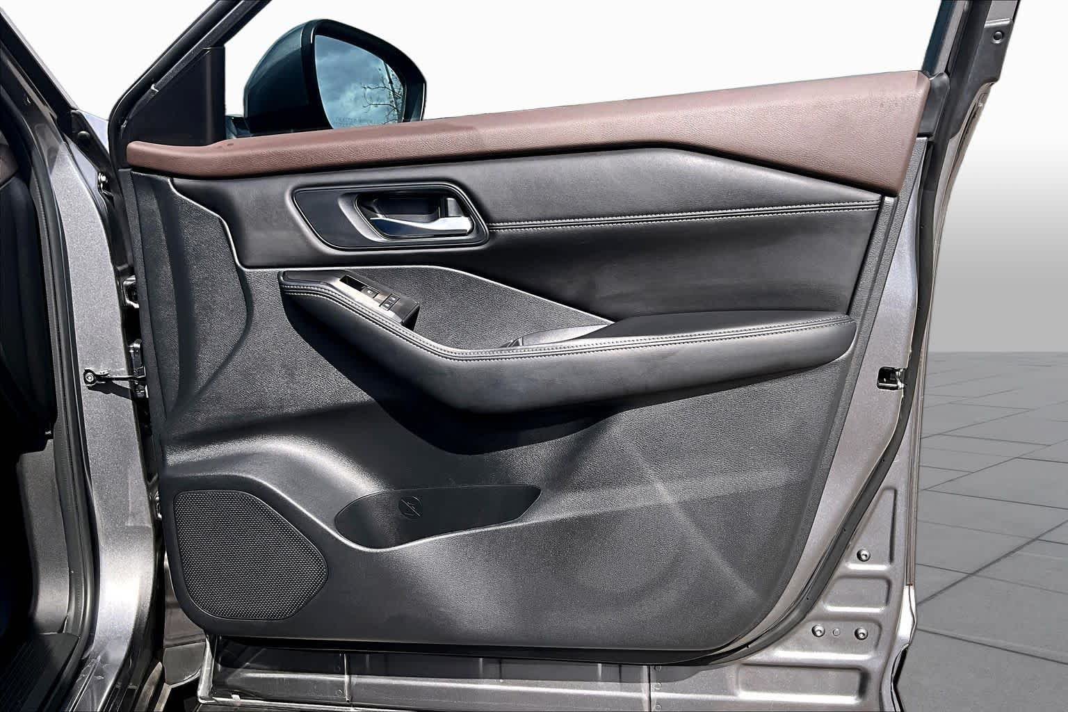 Used 2023 Gun Metallic Nissan SV image 23