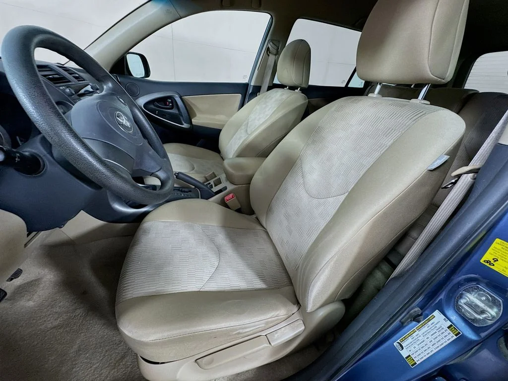Used 2010 Blue Toyota Base image 22