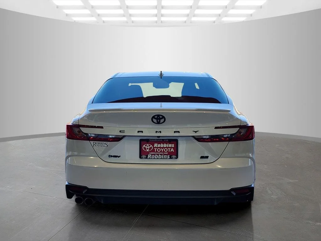 2025 Toyota Camry SE - Photo 6