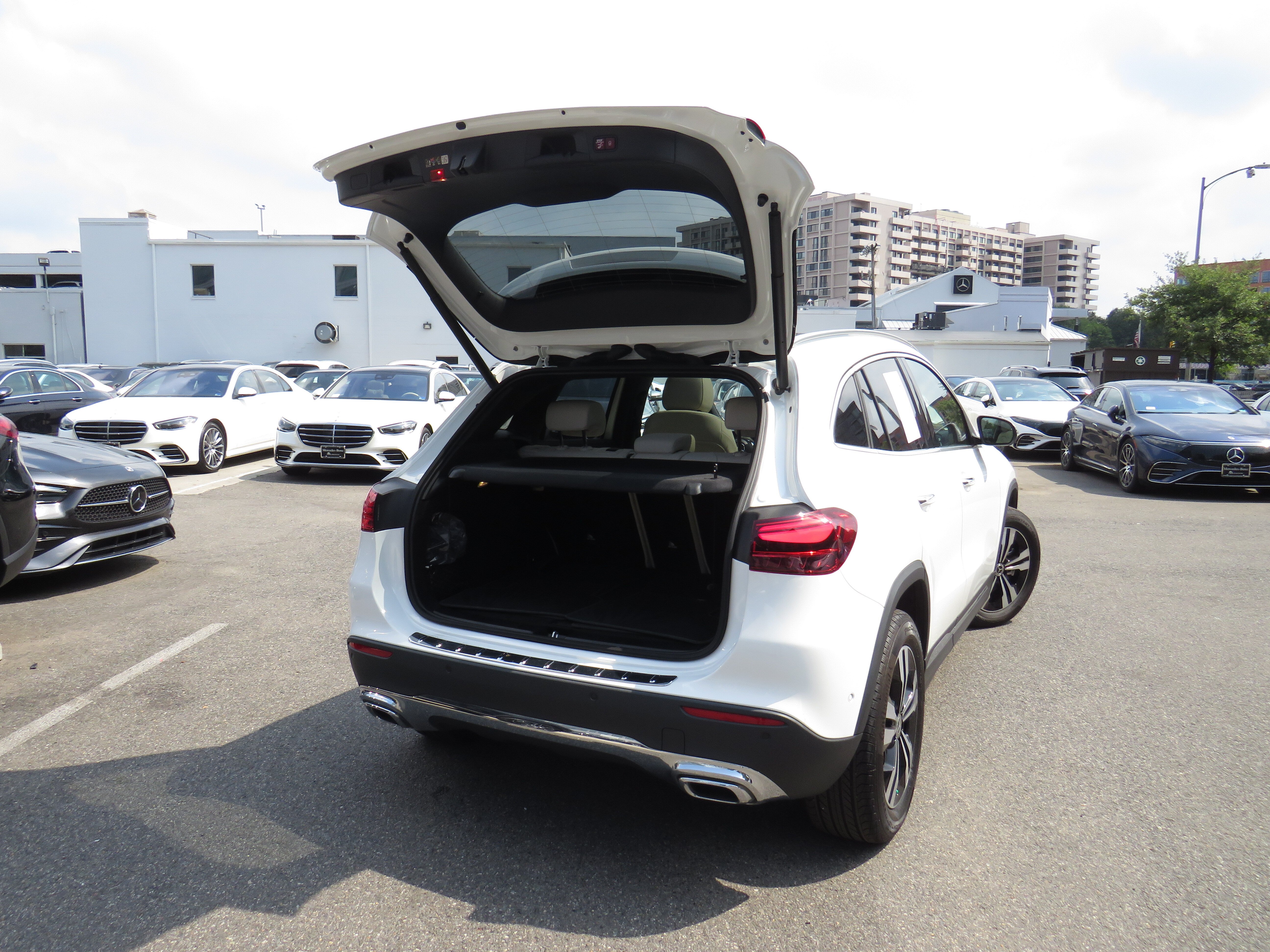 Used 2026 Polar White Mercedes-Benz GLA 250 4MATIC® image 27