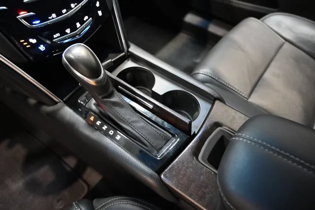 Used 2019 RADIANT SILVER METALLIC Cadillac Luxury image 18