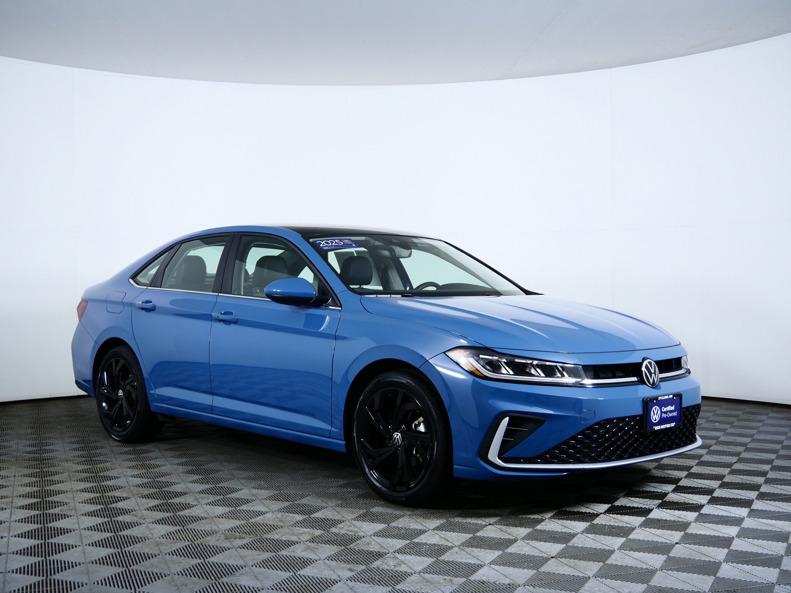 Used 2025 MONTERY BLUE Volkswagen SE image 1
