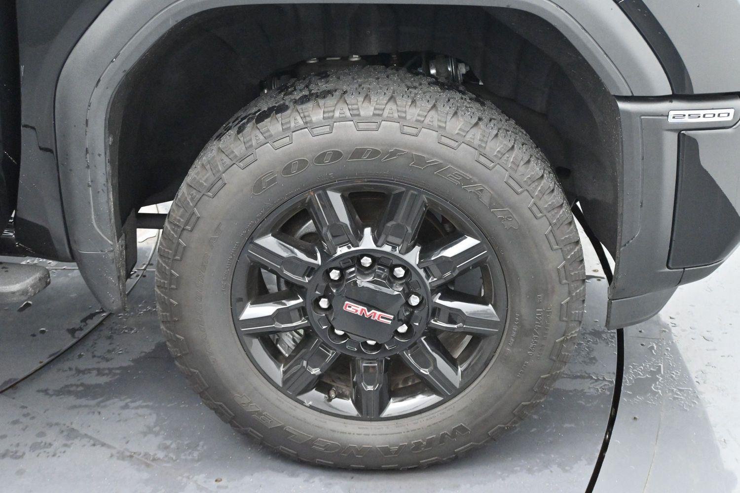 Used 2025 Onyx Black GMC AT4 image 35