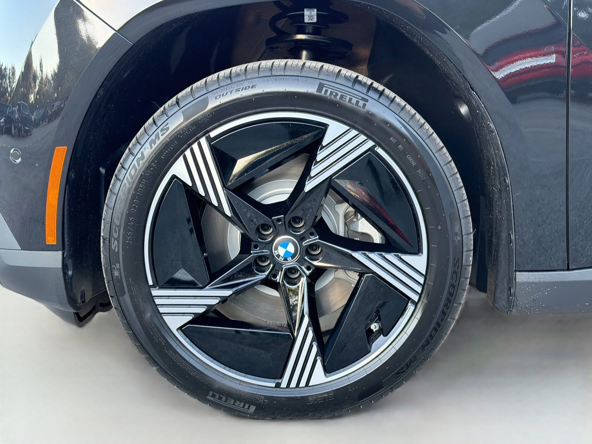 New 2027 Black Sapphire Metallic BMW 50 xDrive image 38
