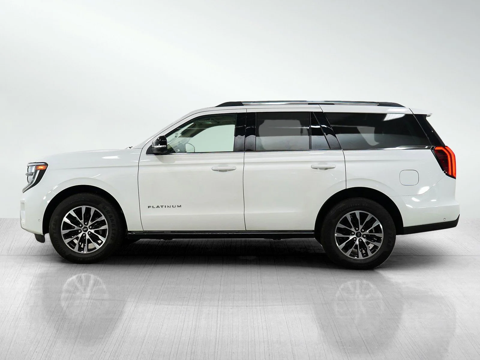 Used 2025 Ford Expedition Platinum with VIN 1FMJU1M81SEA32729 for sale in Minneapolis, Minnesota